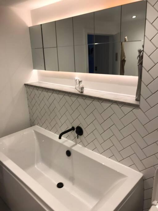 דירות ברייטון New Town House With *Free Allocated Parking* מראה חיצוני תמונה